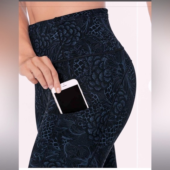 Lululemon Fast & Free 7/8 Tight 25" - Picture 7 of 13